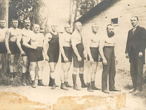 Strongman competition, 1930. Photo &copy; John Bearcat.